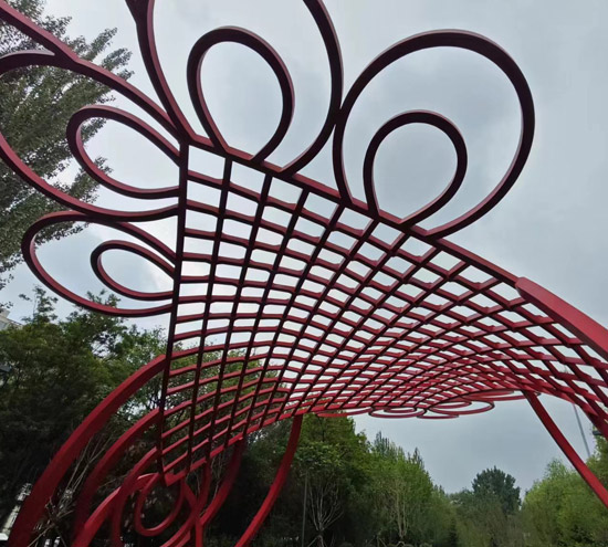 北京拉彎加工廠在產(chǎn)學(xué)研領(lǐng)域取得新進(jìn)展，最近拉彎廠全面展現(xiàn)高精尖技術(shù)！