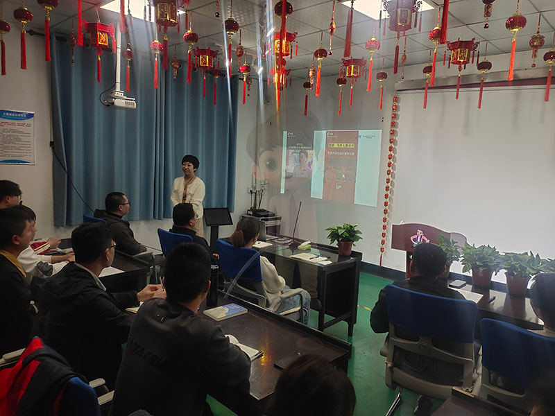 思維破繭，共赴成長：盛達(dá)拉彎共讀聯(lián)盟學(xué)習(xí)小組進(jìn)階之旅