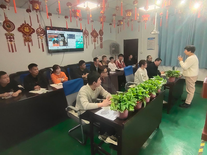 思維破繭，共赴成長：盛達(dá)拉彎共讀聯(lián)盟學(xué)習(xí)小組進(jìn)階之旅